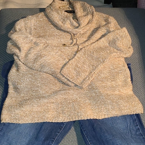 JONES NEWYORK Turtle Neck Sweater... - Picture 7 of 7